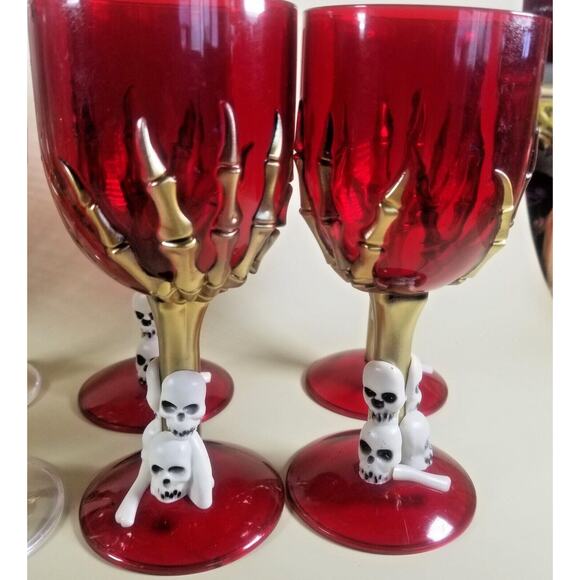 Halloween Goblet Plastic Skull Claw Glasses Halloween Party Red Gold Lot of 8 - Picture 4 of 13